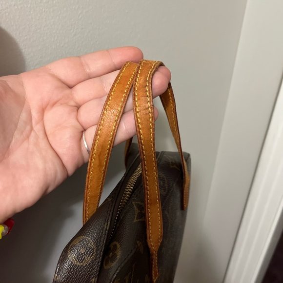 Louis Vuitton Brown Mini Bag with Iconic Monogram Pattern and Compact Design - Picture 5 of 8